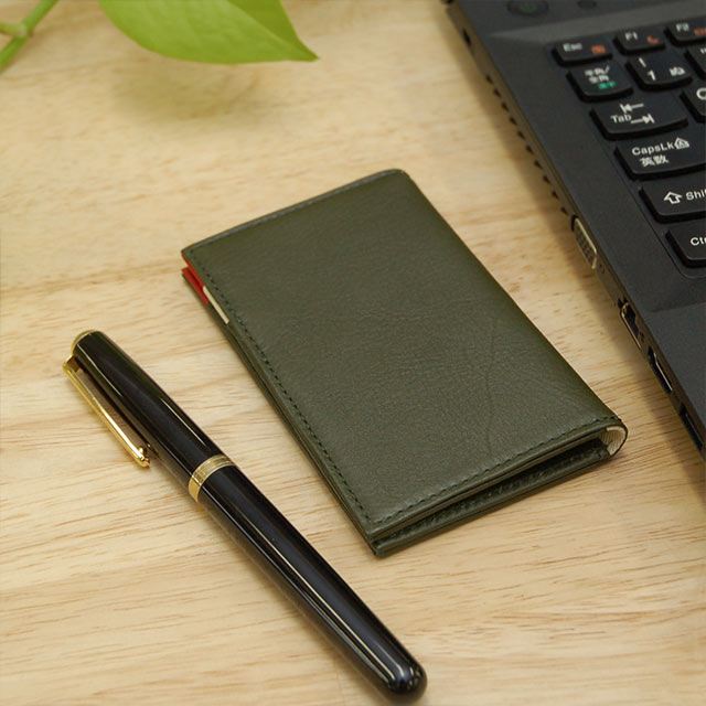 二つ折りパスケース