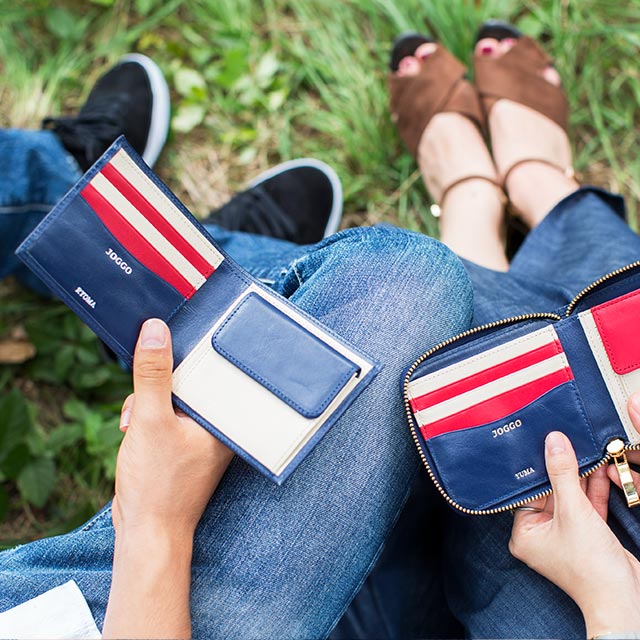 二つ折り財布小銭入れ有り